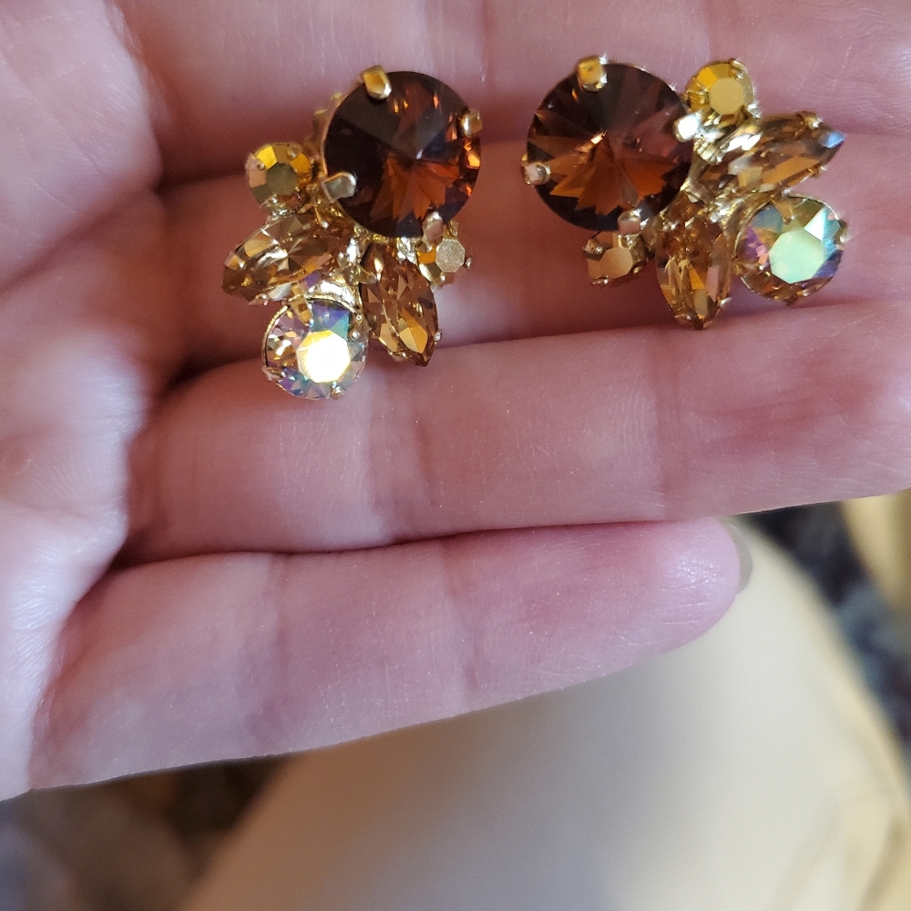 Brown crystal stud earrings